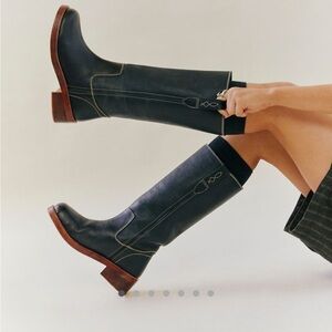 Free People Blaze pull on boots-NWT 🖤 Black SZ 7